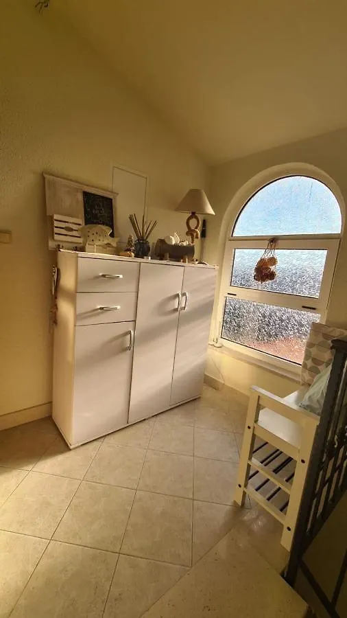 Oasis Apartment With Sea View And Garden Kastel Stari