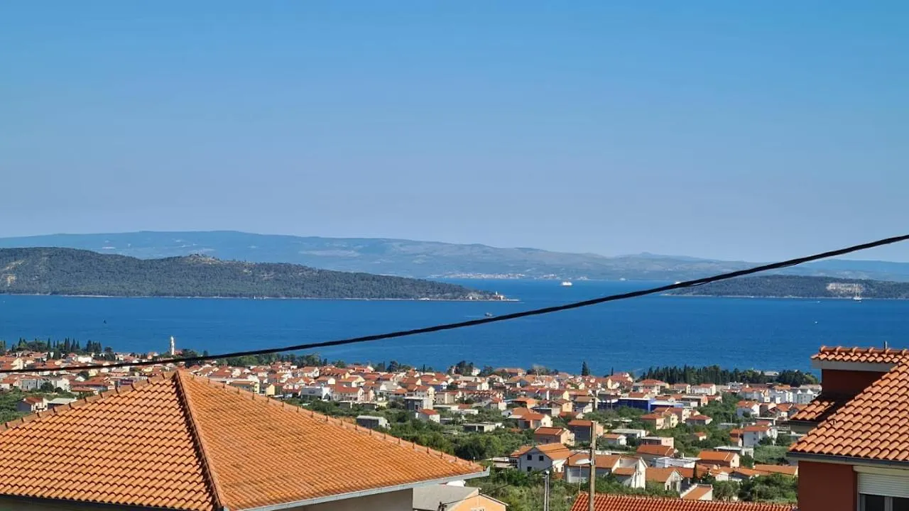 Oasis Apartment With Sea View And Garden Kastel Stari Croatia