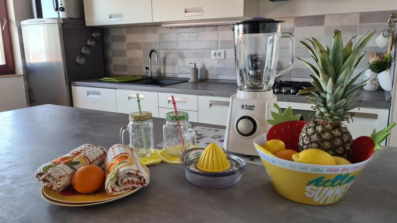 Oasis Apartment With Sea View And Garden Kastel Stari