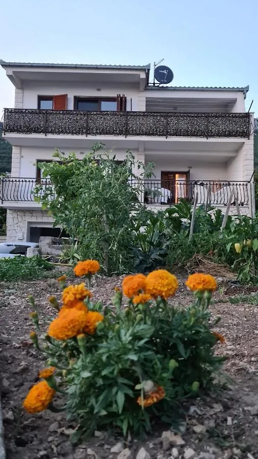 Oasis Apartment With Sea View And Garden Kastel Stari