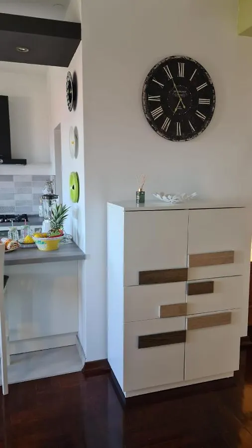 Oasis Apartment With Sea View And Garden Kaštel Stari